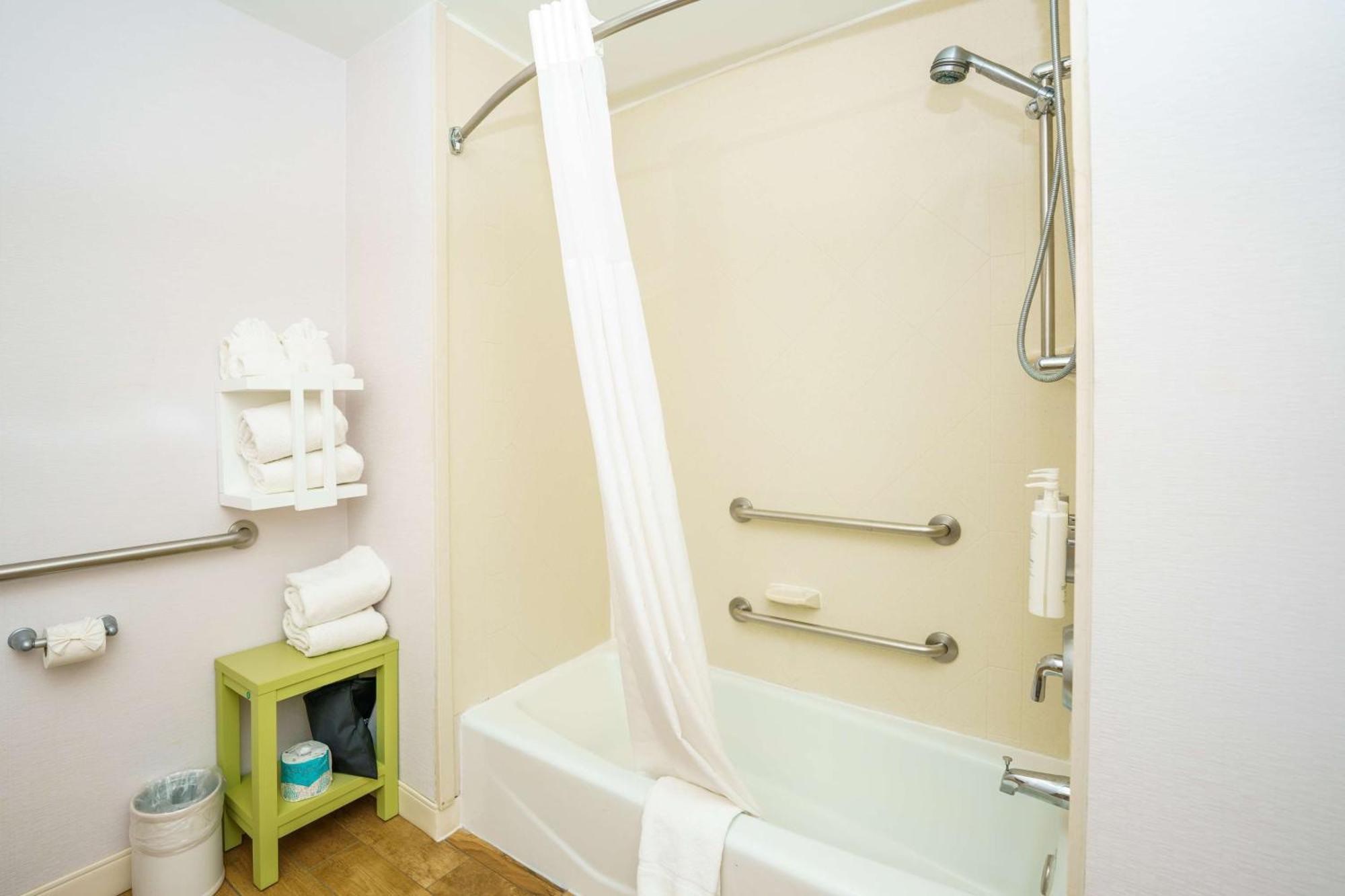 Hampton Inn Garden City Dış mekan fotoğraf